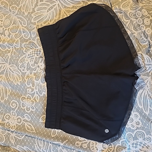 Lululemon - Picture 2 of 3